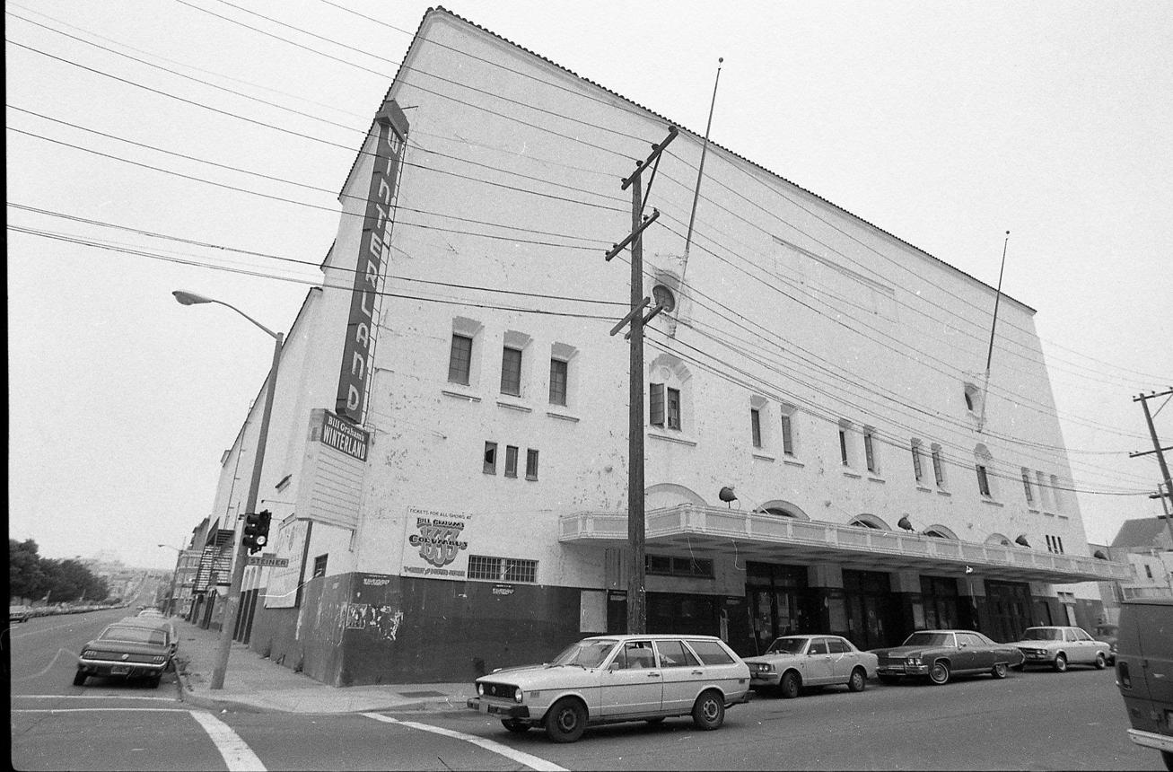 The newly named band made its public debut on New Year’s Eve in 1973 at the Winterland Ballroom in San Francisco.