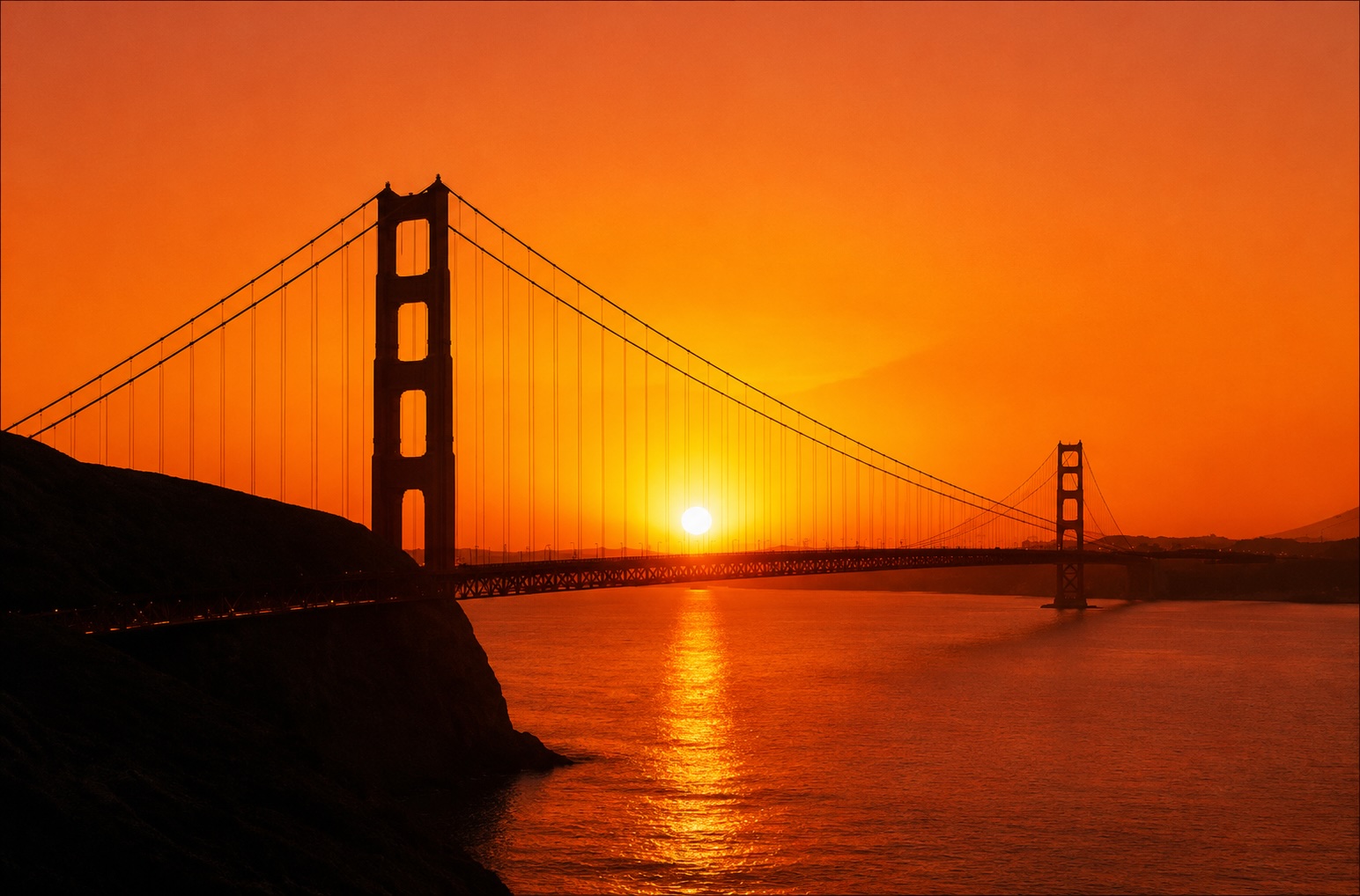 The lights of San Francisco became the emotional center of one of Journey’s earliest signature songs—a recording that would grow from a modest 1978 single into a permanent part of the Bay Area’s musical identity.